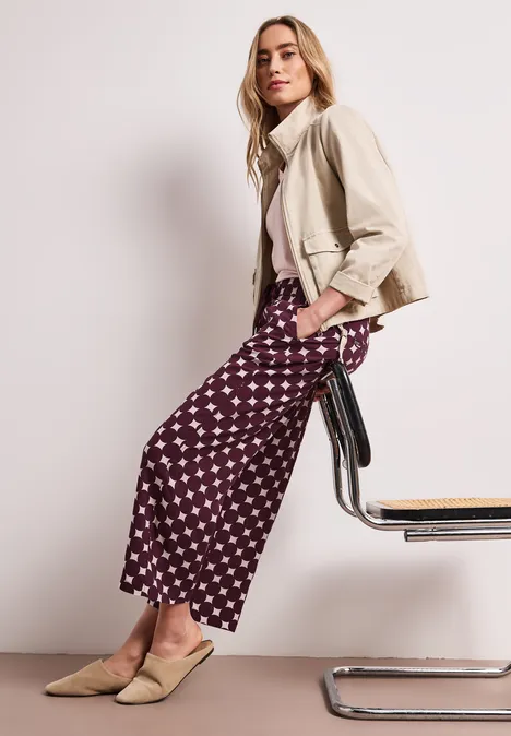 High Waist broek met Wide Legs en print rustic rouge