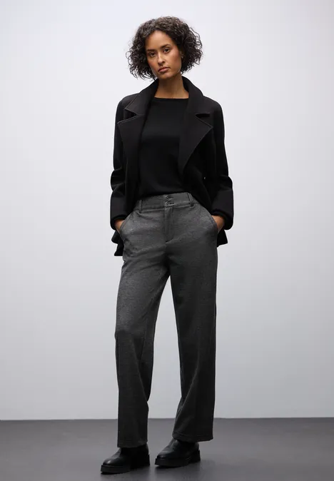 Straight Legs Black