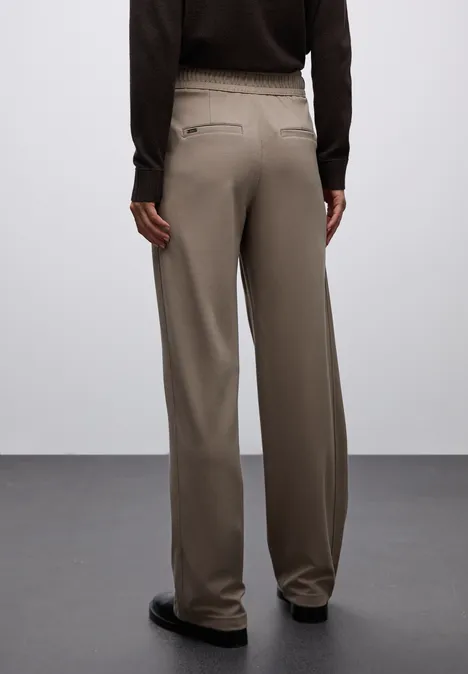 Straight Leg Hose mit Detail bark brown