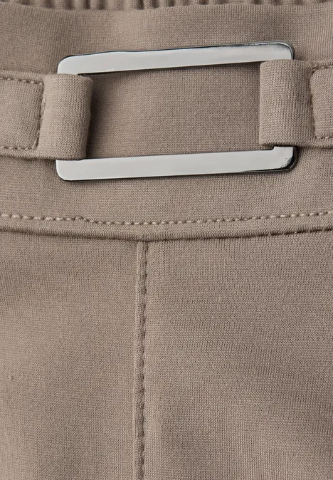 Straight Leg Hose mit Detail bark brown