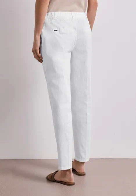 Chino im Casual Fit in softer Qualität off white Chino im Casual Fit in softer Qualität off white