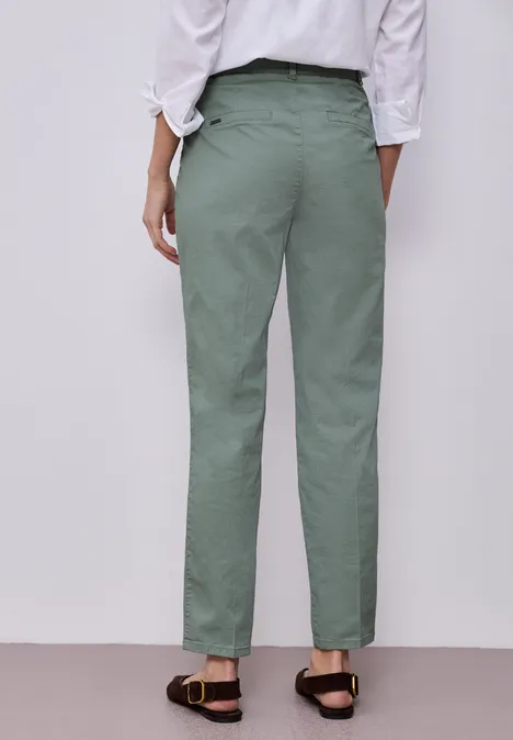 Chino im Casual Fit in softer Qualität dark mint green