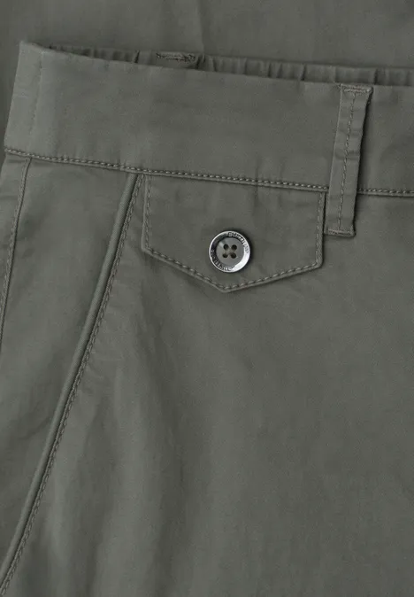 Chino im Casual Fit in softer Qualität dusky green