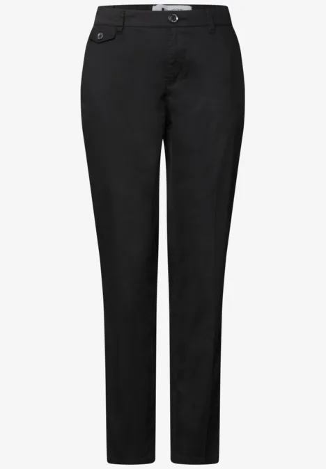 Chino im Casual Fit in softer Qualität Black Schwarze, gerade geschnittene Hose mit Knopf- und Reißverschluss