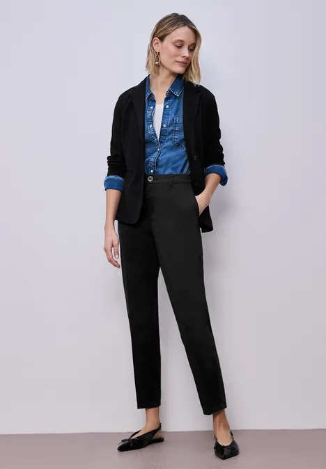 Chino im Casual Fit in softer Qualität Black