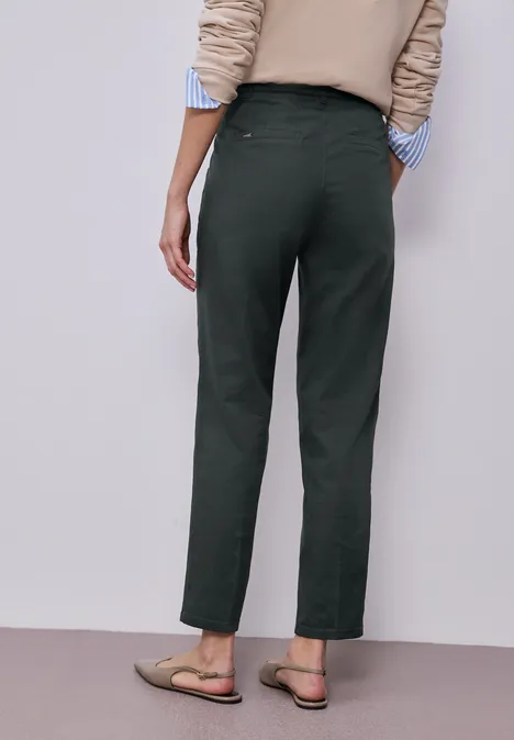 Chino im Casual Fit in softer Qualität pine grove green