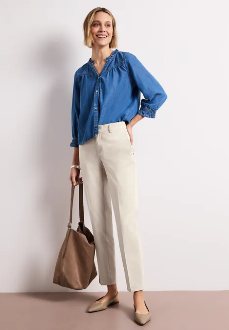 Casual fit chino's in een zachte stof silkstone white