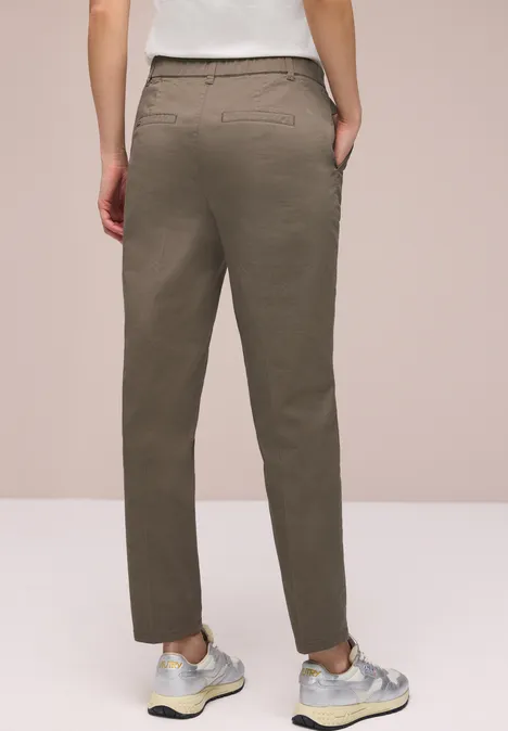 Chino im Casual Fit in softer Qualität cold brew brown
