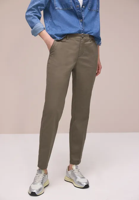 Chino im Casual Fit in softer Qualität cold brew brown