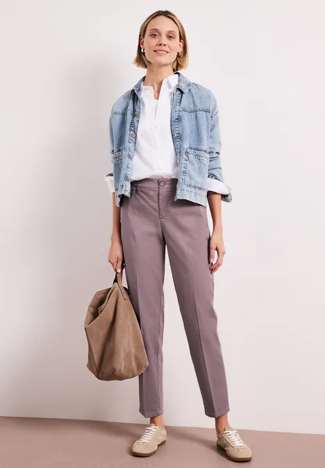Chino im Casual Fit in softer Qualität dusty berry