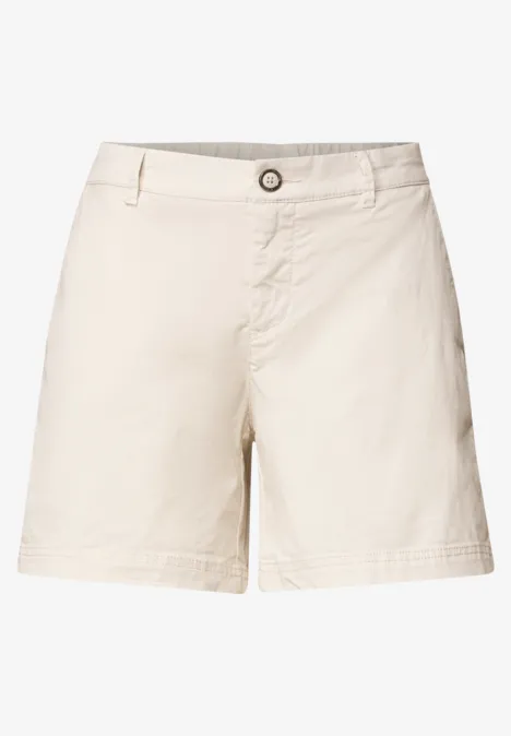 Mid Waist Chino Shorts im Casual Fit silkstone white Beige, knielange Shorts aus leichtem Stoff mit Knopfverschluss und Gürtelschlaufen.