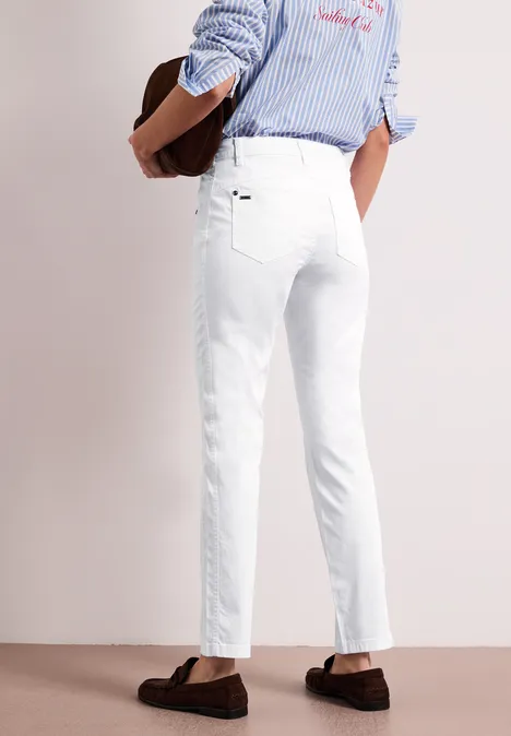 Mid Waist Slim Leg Hose im Satin-Look White