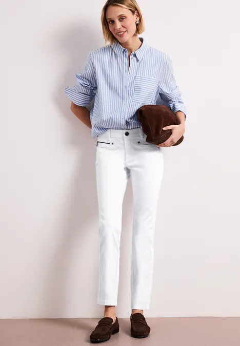 Mid Waist Slim Leg Hose im Satin-Look White