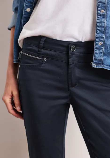 Pantalon Mid Waist Slim Leg en satin shadowed navy