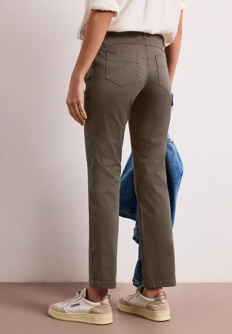 Mid Waist Slim Leg Hose im Satin-Look cold brew brown