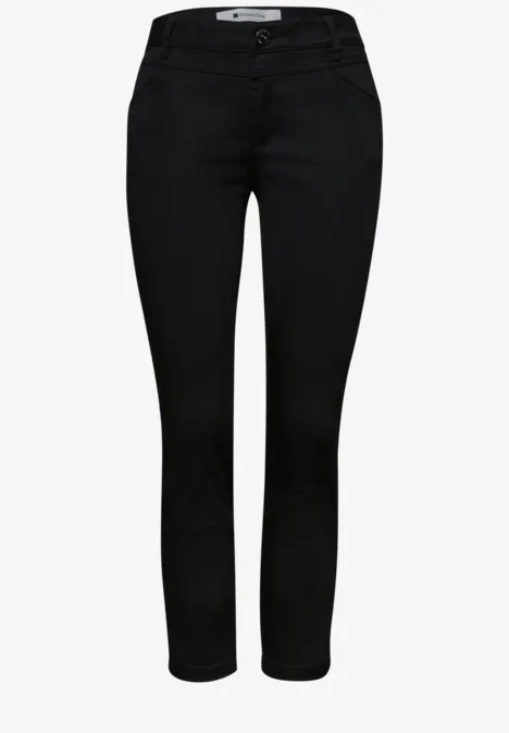 7/8 Slim Legs broek in satijnlook Black Zwarte damesjeans, smalle pasvorm, mid-rise met knoopsluiting.