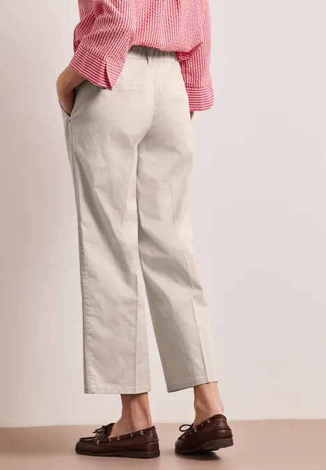 Chino Straight Legs en coupe casual silkstone white