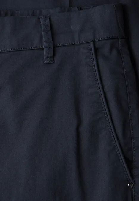 Chino Straight Legs en coupe casual shadowed navy