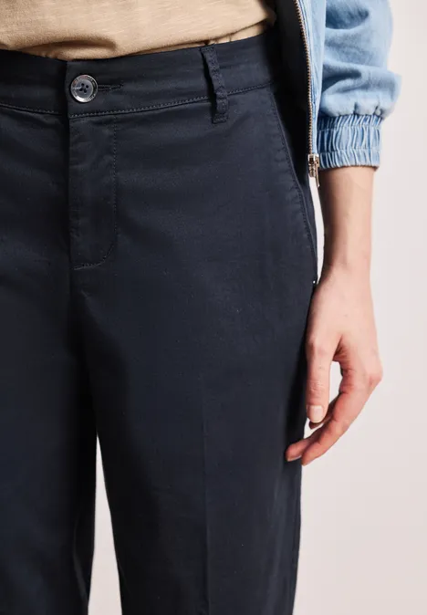 Chino Straight Legs en coupe casual shadowed navy