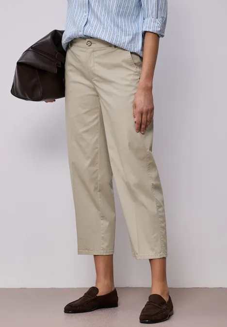 Straight Legs chino's in een casual pasvorm cobble stone