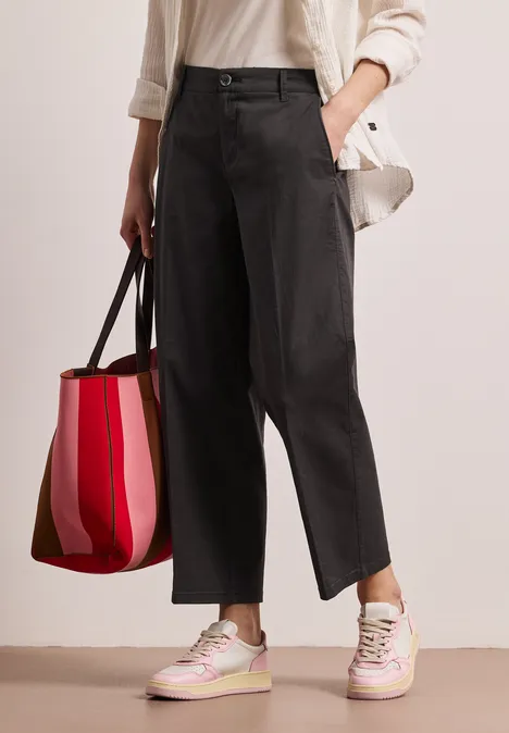 Chino Straight Legs en coupe casual deep earth