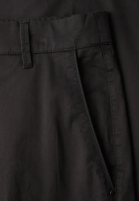 Chino Straight Legs en coupe casual deep earth