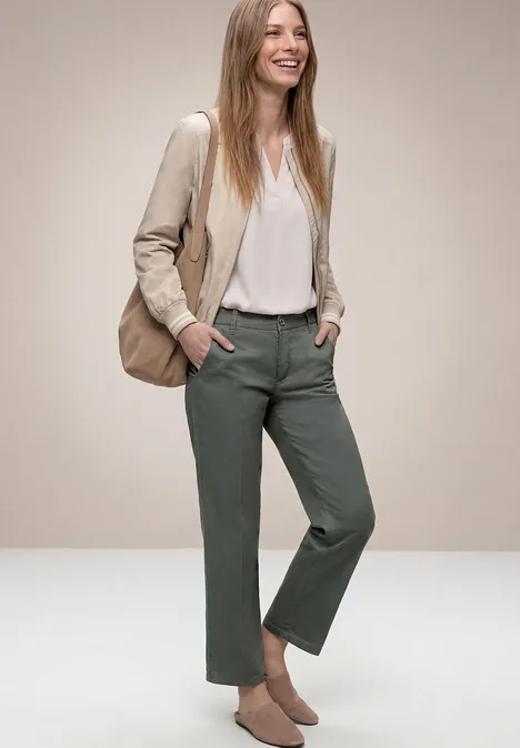 Straight Leg Chino im Casual Fit cilantro green