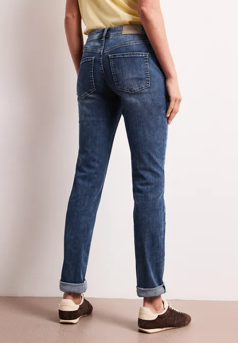 Mid Waist Slim Leg Jeans mit Turn-Up authentic dark blue wash Mid Waist Slim Leg Jeans mit Turn-Up authentic dark blue wash