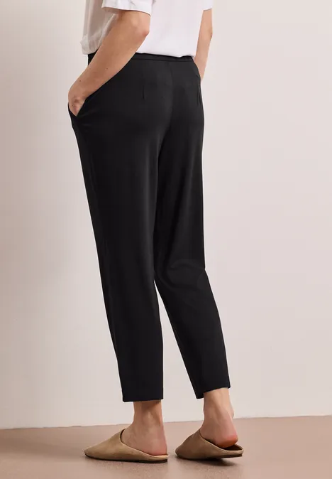 Mid Waist Slim Leg Pantalon Loose Fit Black