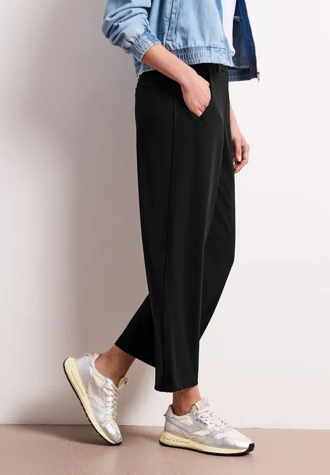 Straight Leg Hose mit Schnallendetail Black