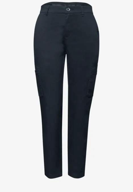 Chino's met Slim Legs en cargo-stijl zakken deep blue Donkere, smal gesneden damesbroek met zijwaakse cargozak en elastische tailleband.