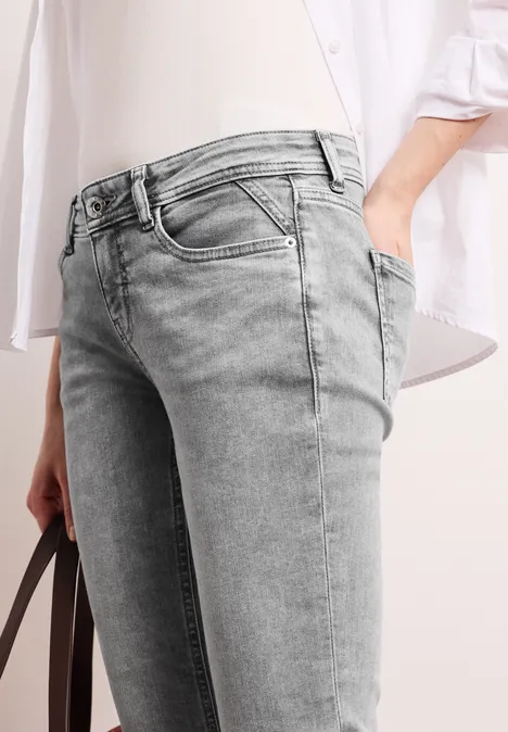 Low Waist Slim Leg Jeans im Casual Fit light grey random wash