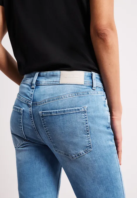 Straight Leg Jeans mit fransigem Saum Light Blue Wash