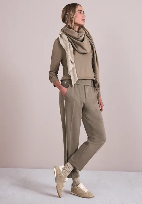 Broek met smalle pijpen light terra mocha Broek met smalle pijpen light terra mocha