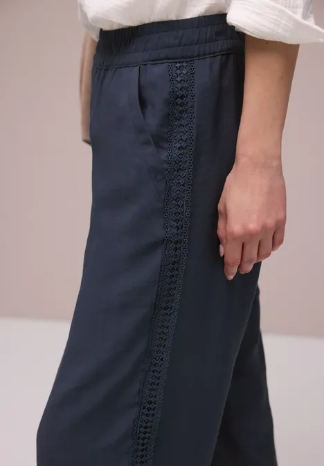 Wide Leg Hose mit Crochet Tape shadowed navy