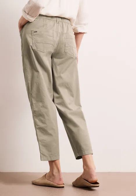 Pantalon à jambes coniques en sergé safari beige