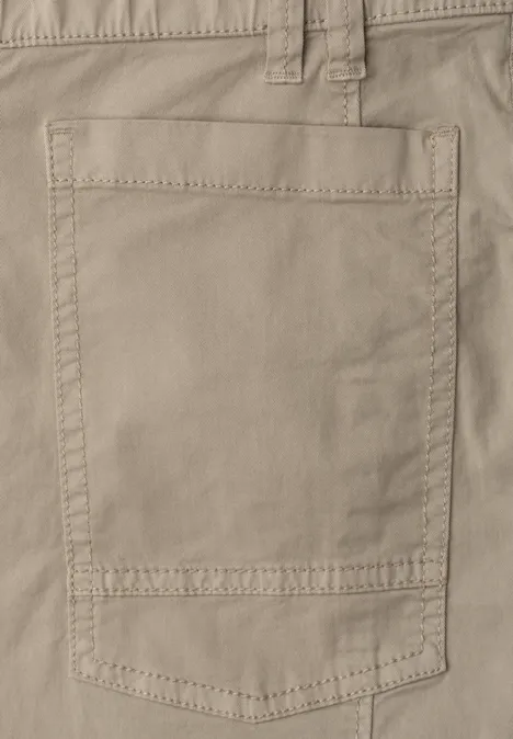 Pantalon à jambes coniques en sergé safari beige