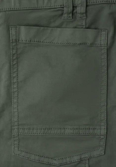 Pantalon à jambes coniques en sergé cilantro green