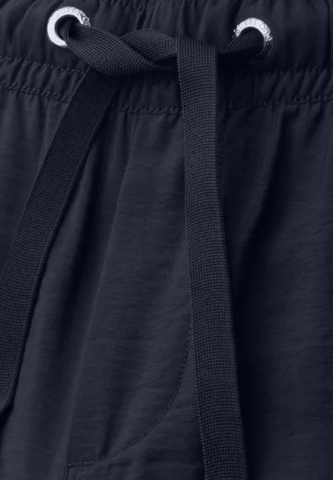 Schwarze Hose mit elastischem Bund und Kordelzug