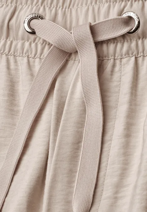 Taupefarbene Hose mit Tunnelzug und Kordel