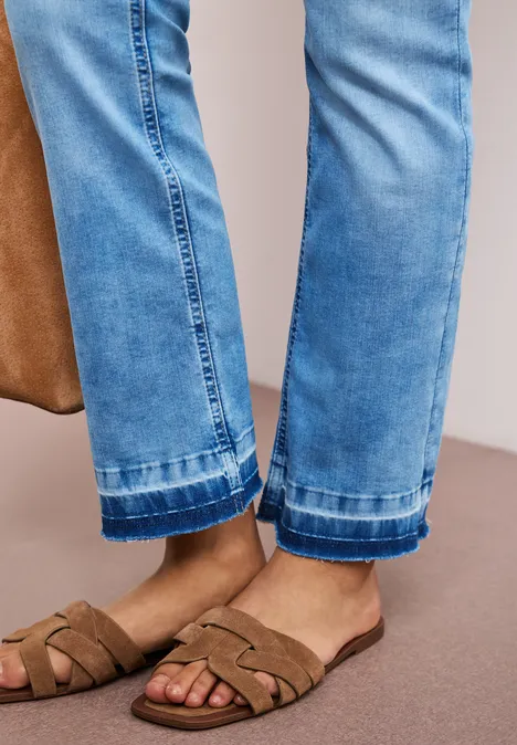 High Waist Flared Leg Jeans mit Ziersaum Light Blue Wash