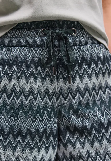 Eng gemusterte, blau-weiße, wellenförmige Zickzack-Jogginghose mit Tunnelzug am Bund