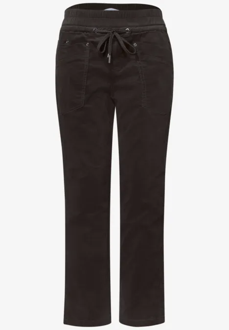 Slim Leg Cordhose im Loose Fit black coffee Schwarze, gerade geschnittene Hose mit Kordelzugbund und Taschen.