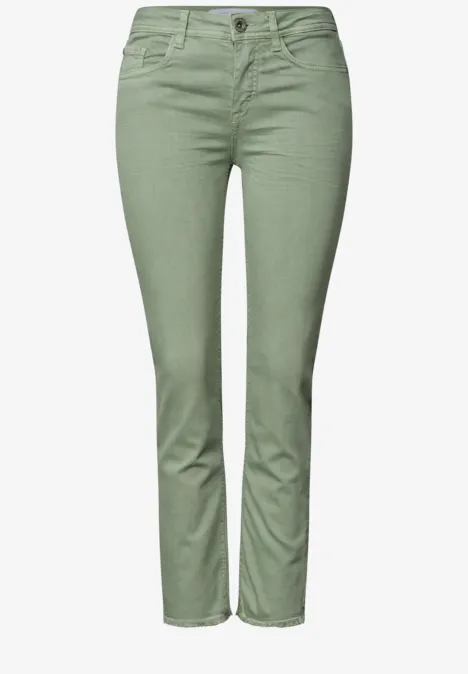 Helle grüne Jeans für Damen im Slim-Fit mit schmalem Bein.