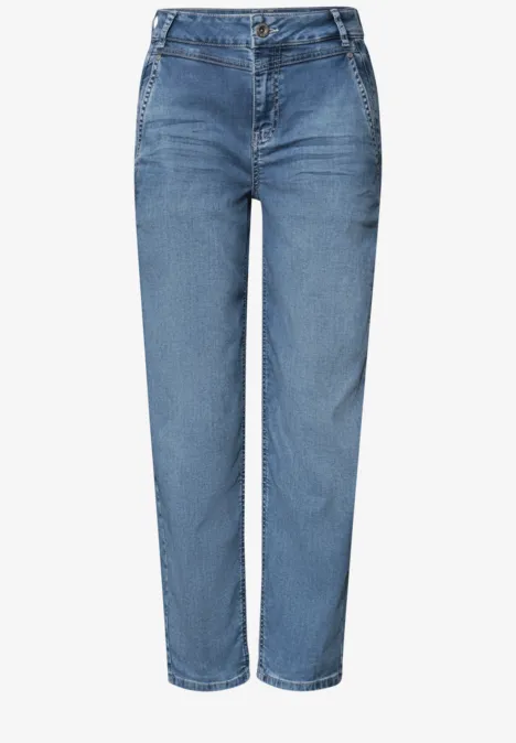 High Waist Barrel Leg Jeans im Loose Fit Medium Blue Random Wash High-Waist-Jeans mit geradem Bein in klassischem Blau.