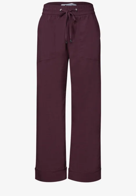 Broek met Straight Leg pijpen in casual pasvorm en omgeslagen boorden rustic rouge Donkerpaarse, losse broek met trekkoord in de taille, zijzakken en brede pijpen.