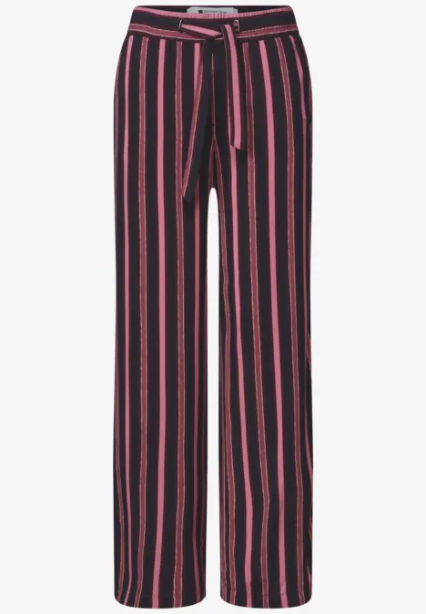 Mid Waist Wide Leg Hose mit Streifen dark clouded blush Schwarze Hose mit rosa Längsstreifen, hoher Bund und Gürtel, locker geschnitten.