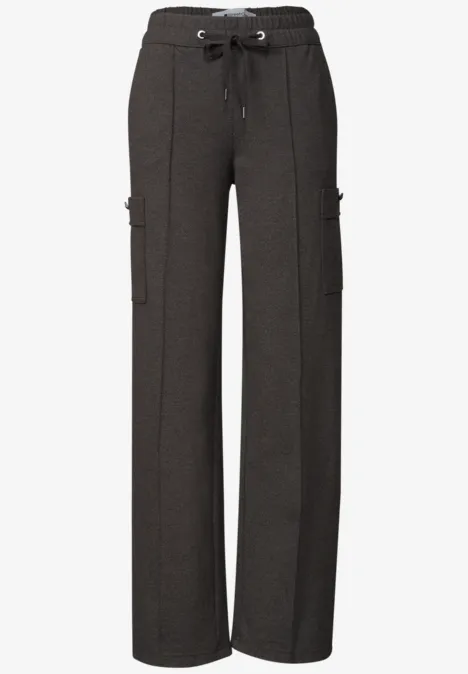 Pantalon Straight Leg avec poches cargo black coffee Schwarze, weite Cargo-Hosen mit elastischem Bund, Kordelzug und seitlichen Beintaschen.