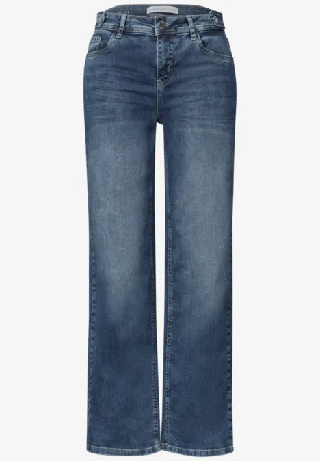 Hoch taillierte, gerade geschnittene blaue Jeanshose mit Five-Pocket-Design.