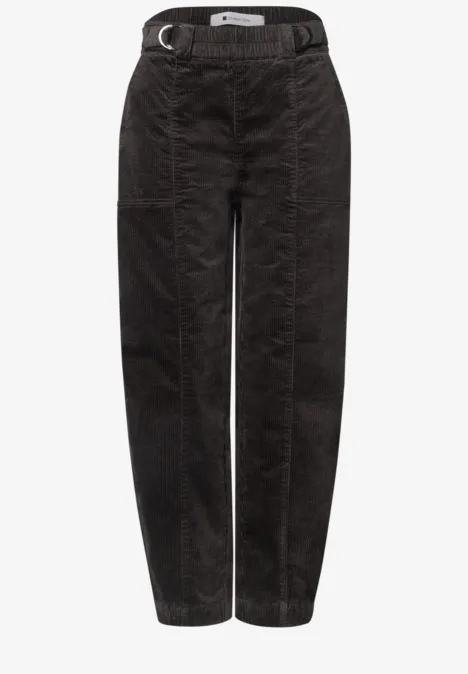 Zwarte rechte broek met riem en zijzakken